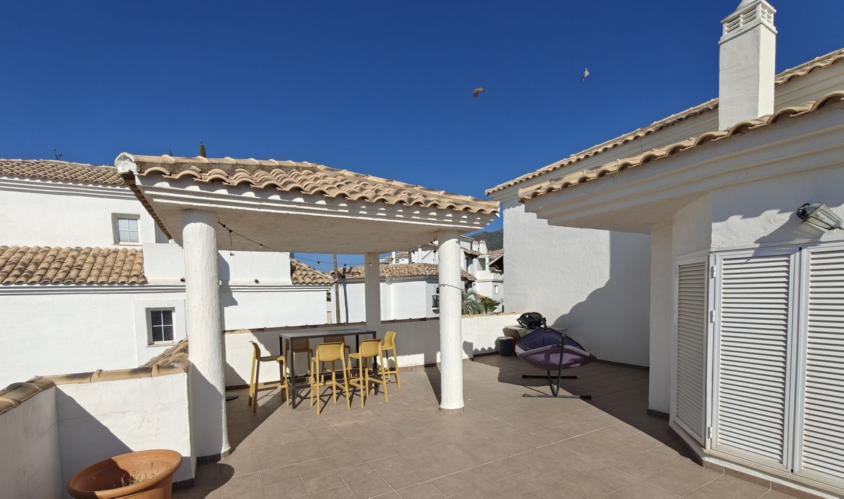 3 Bed Apartment for sale in Benalmadena Costa Costa Del Sol, Málaga, Spain