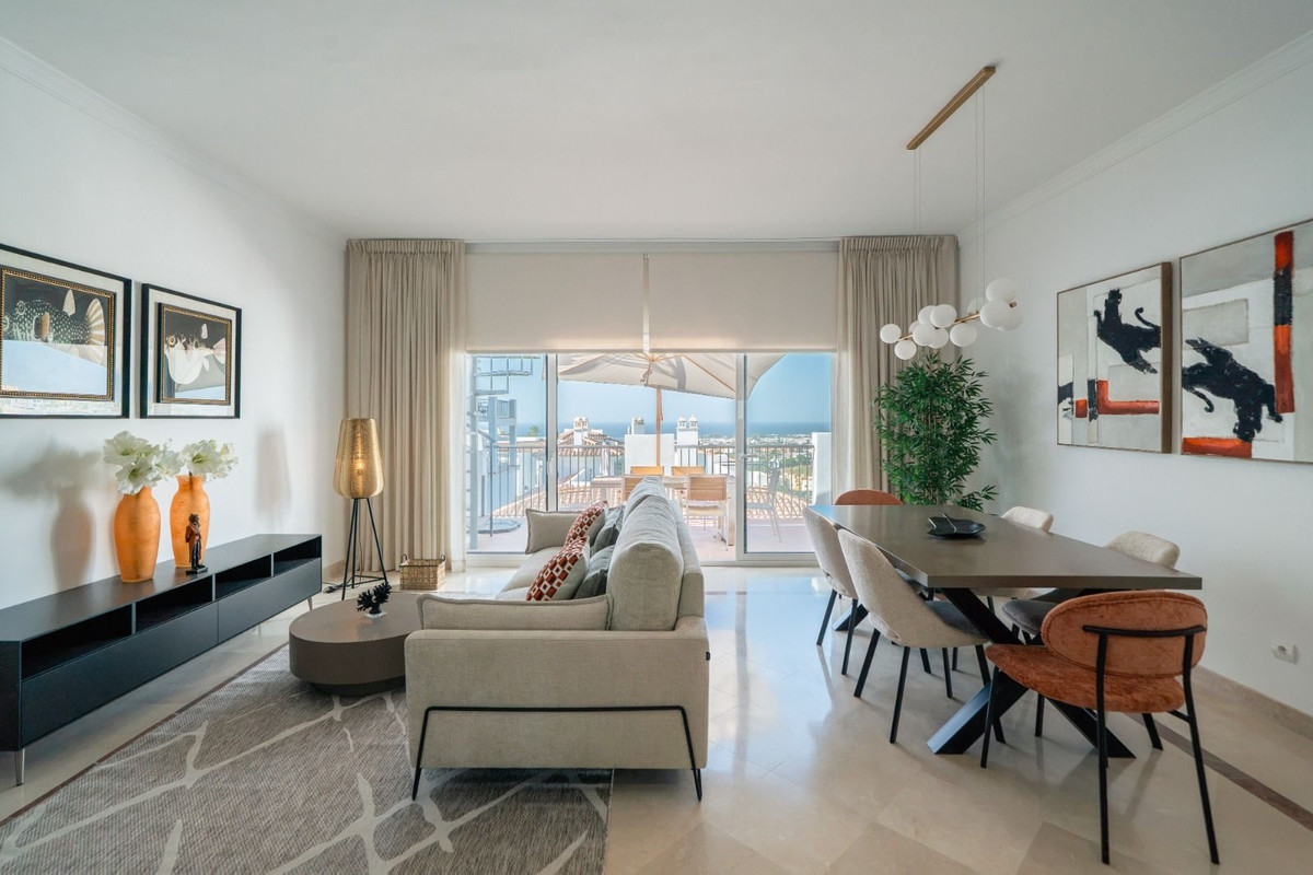 2 Bed Apartment for sale in Benahavís Costa Del Sol, Málaga, Spain