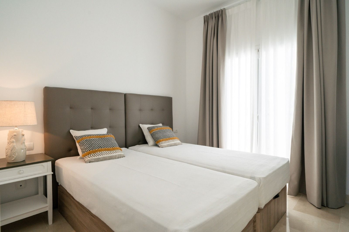 2 Bed Apartment for sale in Benahavís Costa Del Sol, Málaga, Spain