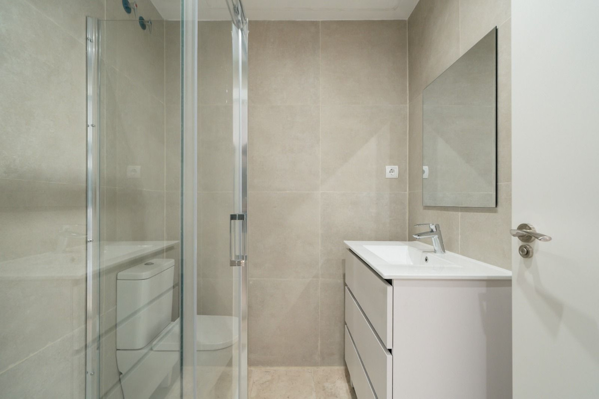2 Bed Apartment for sale in Benahavís Costa Del Sol, Málaga, Spain