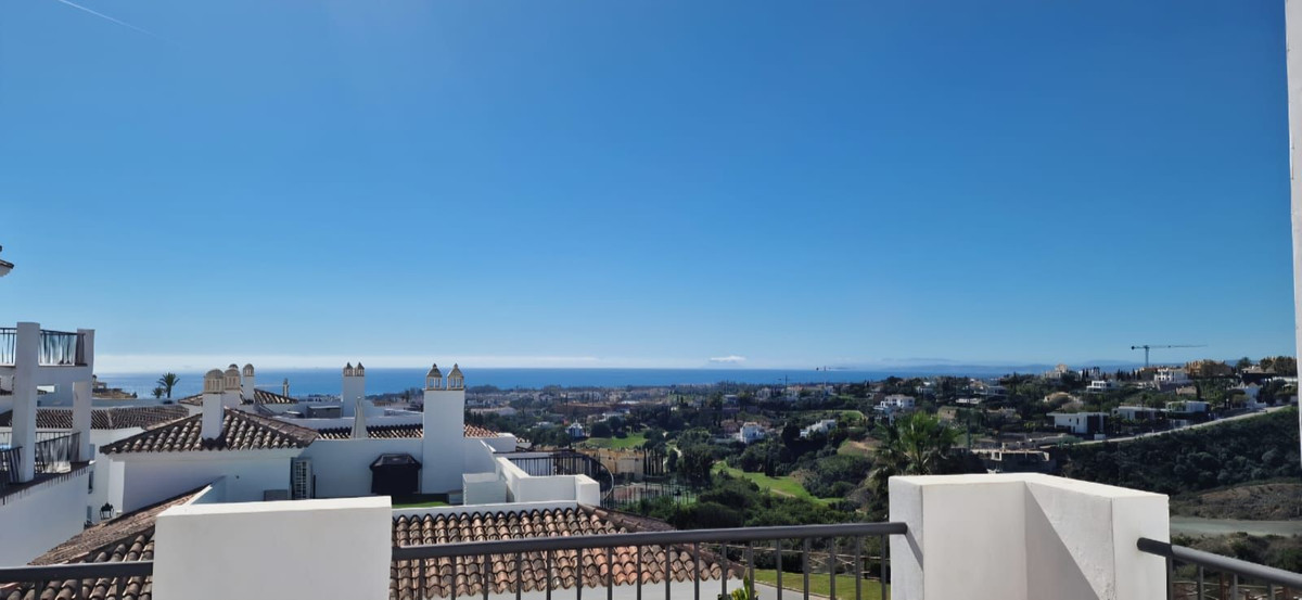 2 Bed Apartment for sale in Benahavís Costa Del Sol, Málaga, Spain
