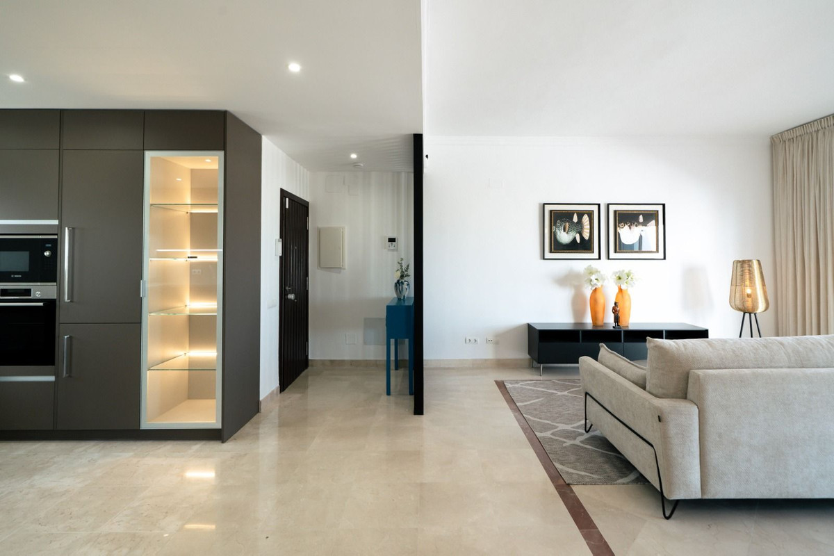 2 Bed Apartment for sale in Benahavís Costa Del Sol, Málaga, Spain