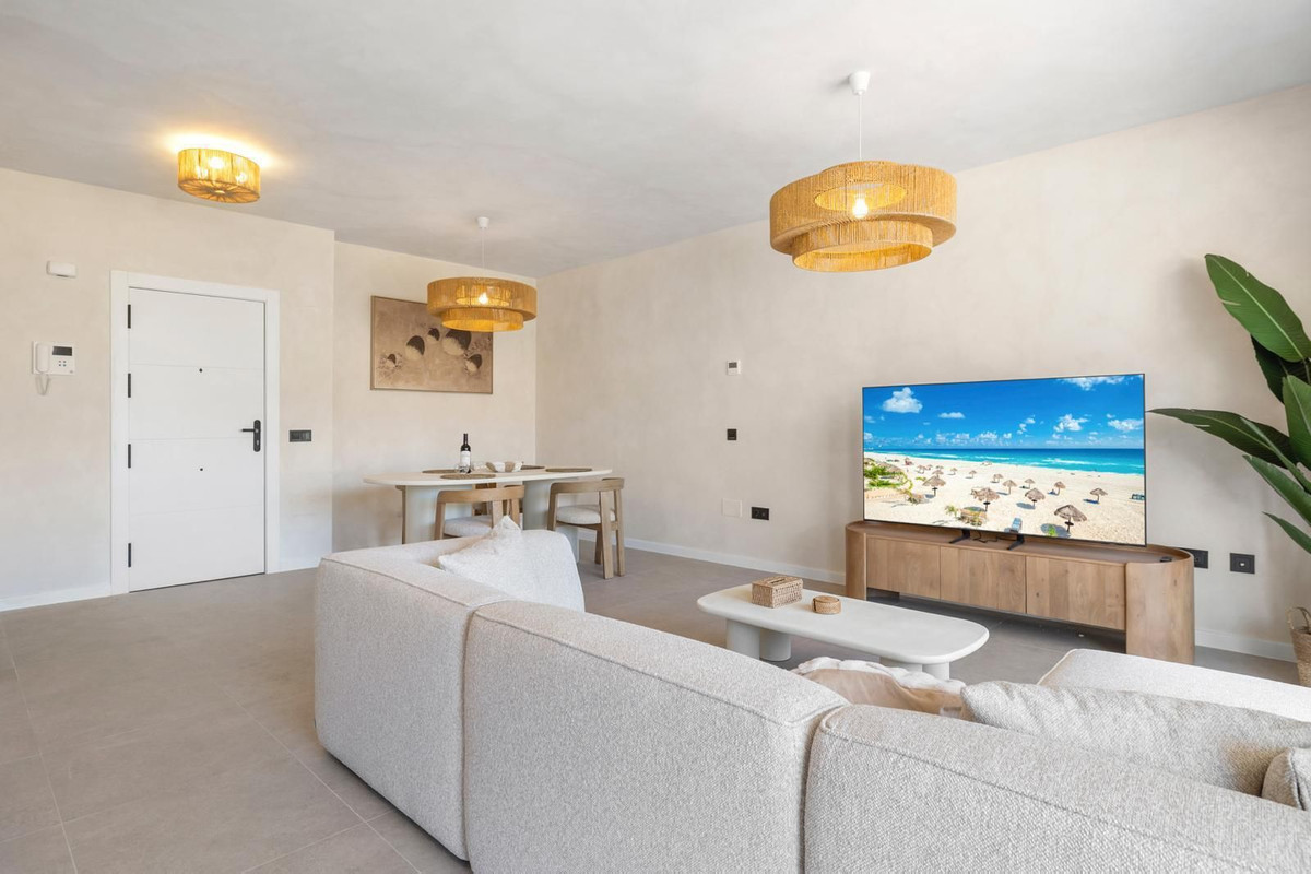 2 Bed Apartment for sale in Los Pacos Costa Del Sol, Málaga, Spain