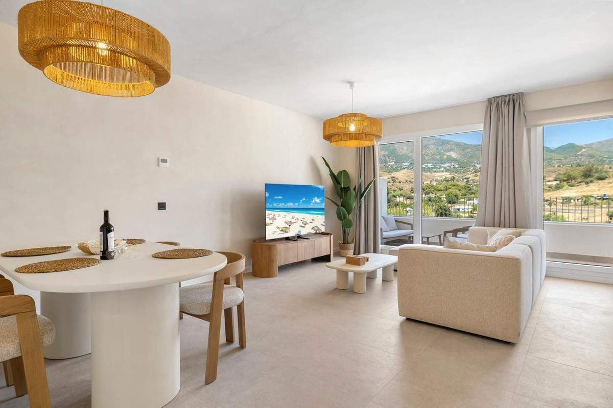 2 Bed Apartment for sale in Los Pacos Costa Del Sol, Málaga, Spain