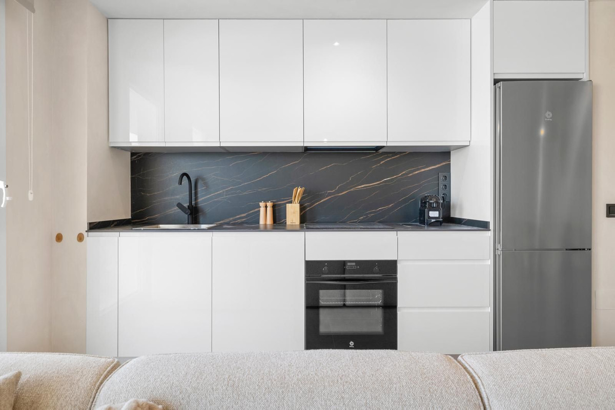 2 Bed Apartment for sale in Los Pacos Costa Del Sol, Málaga, Spain