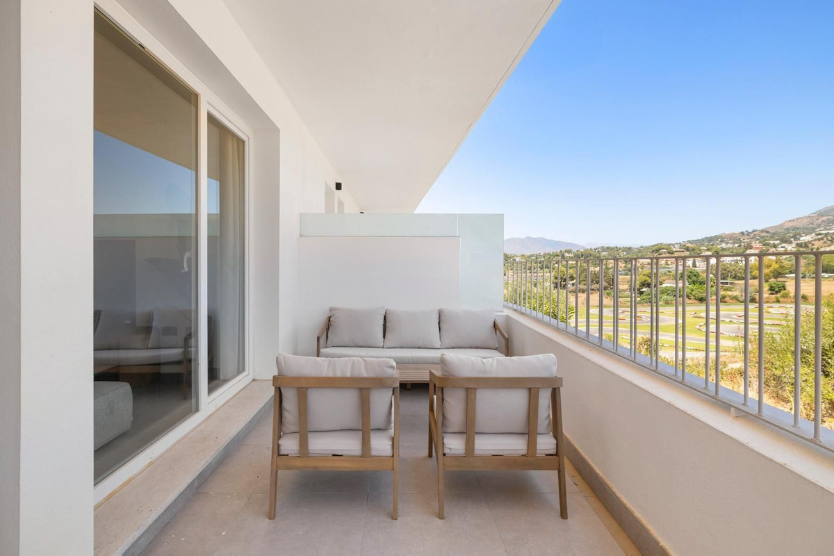 2 Bed Apartment for sale in Los Pacos Costa Del Sol, Málaga, Spain