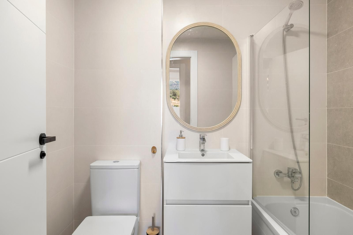 2 Bed Apartment for sale in Los Pacos Costa Del Sol, Málaga, Spain