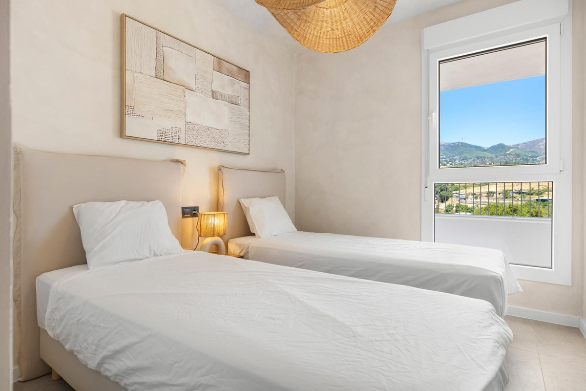 2 Bed Apartment for sale in Los Pacos Costa Del Sol, Málaga, Spain