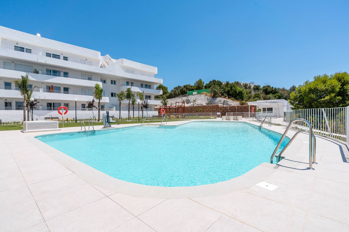 2 Bed Apartment for sale in Los Pacos Costa Del Sol, Málaga, Spain