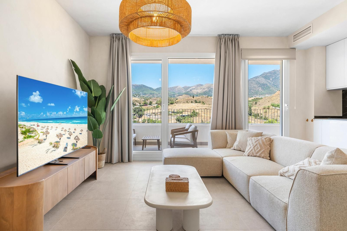 2 Bed Apartment for sale in Los Pacos Costa Del Sol, Málaga, Spain