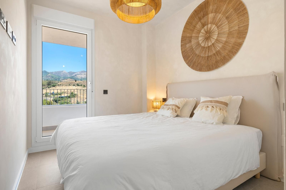 2 Bed Apartment for sale in Los Pacos Costa Del Sol, Málaga, Spain