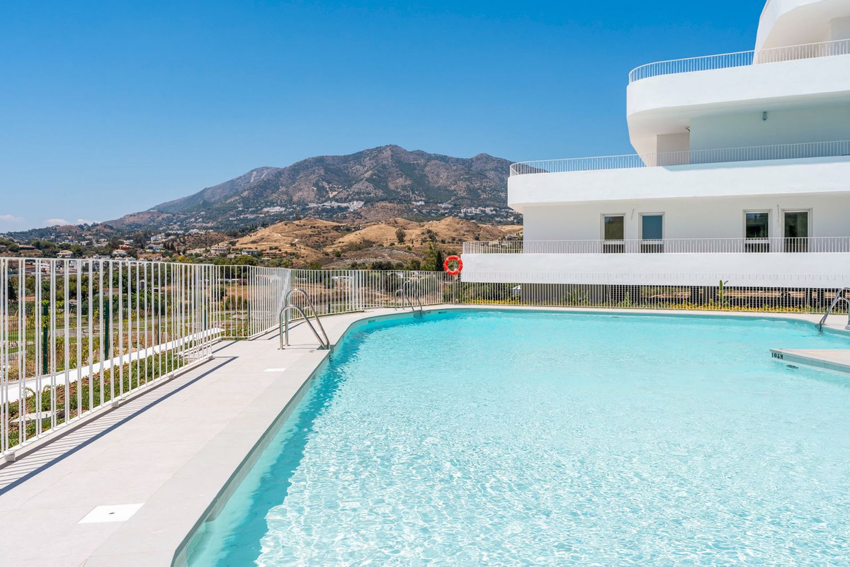 2 Bed Apartment for sale in Los Pacos Costa Del Sol, Málaga, Spain