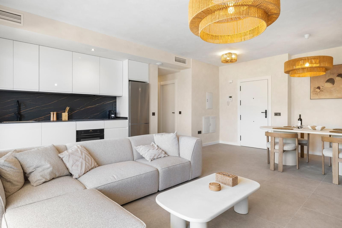 2 Bed Apartment for sale in Los Pacos Costa Del Sol, Málaga, Spain