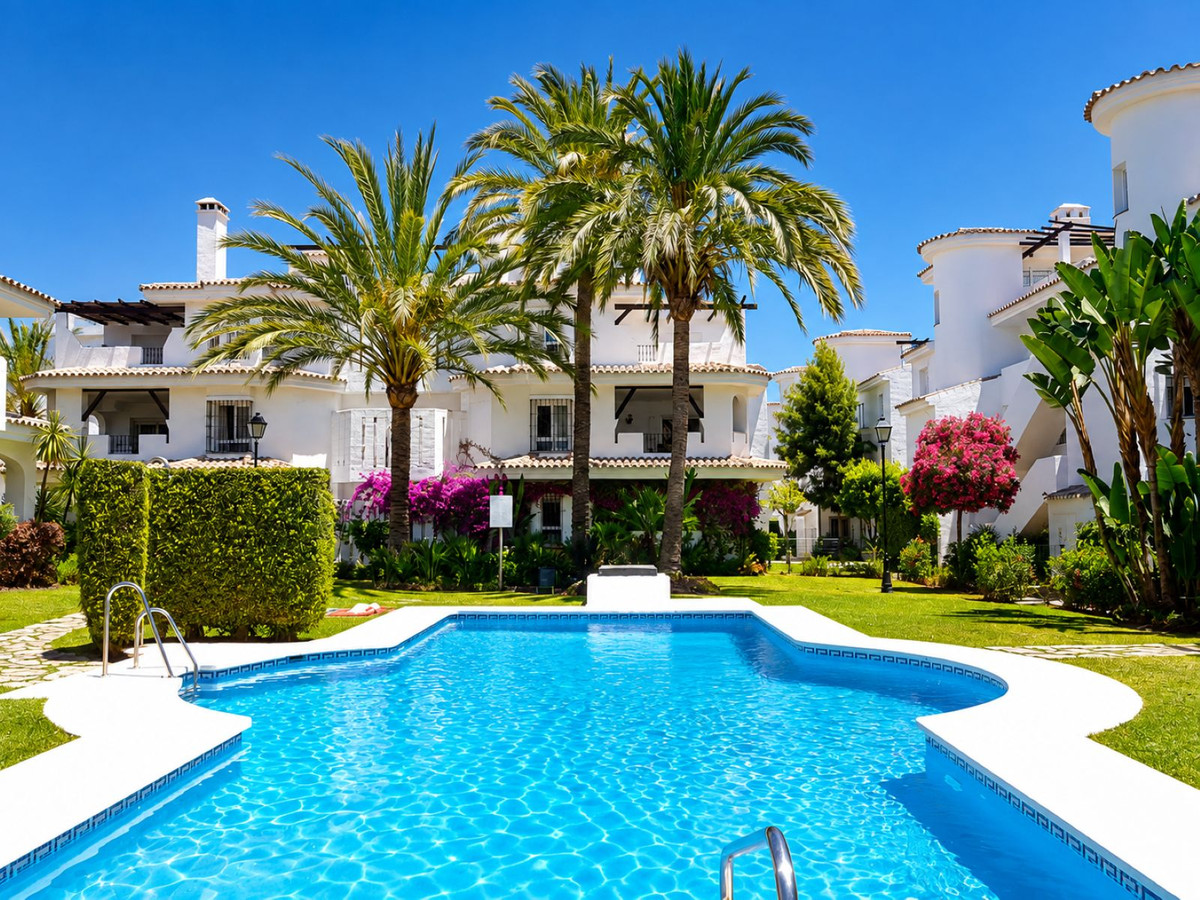 2 Bed Apartment for sale in Nueva Andalucía Costa Del Sol, Málaga, Spain