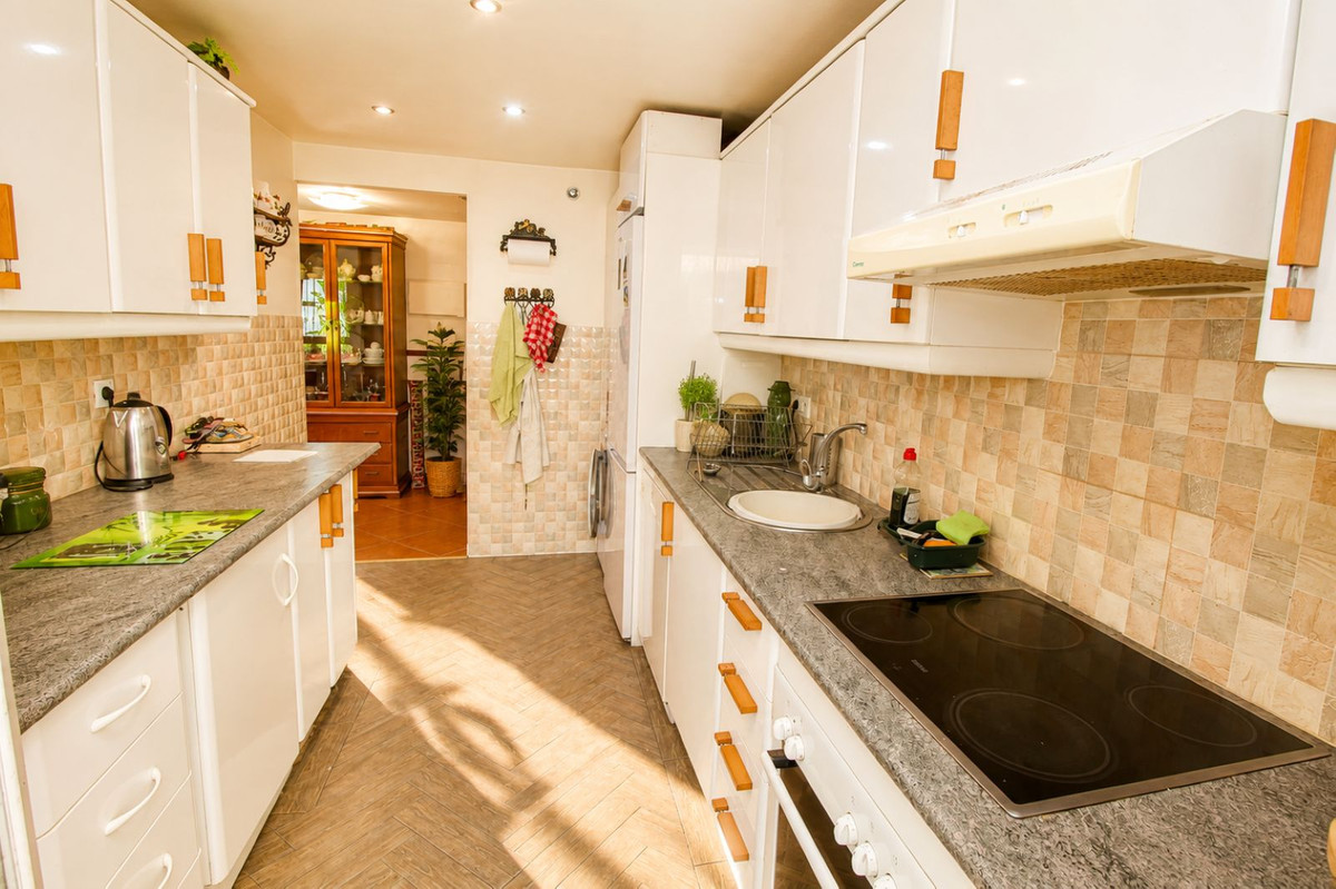 2 Bed Apartment for sale in Nueva Andalucía Costa Del Sol, Málaga, Spain