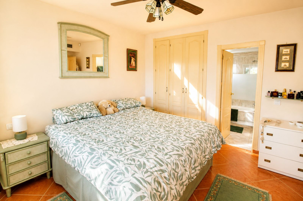 2 Bed Apartment for sale in Nueva Andalucía Costa Del Sol, Málaga, Spain