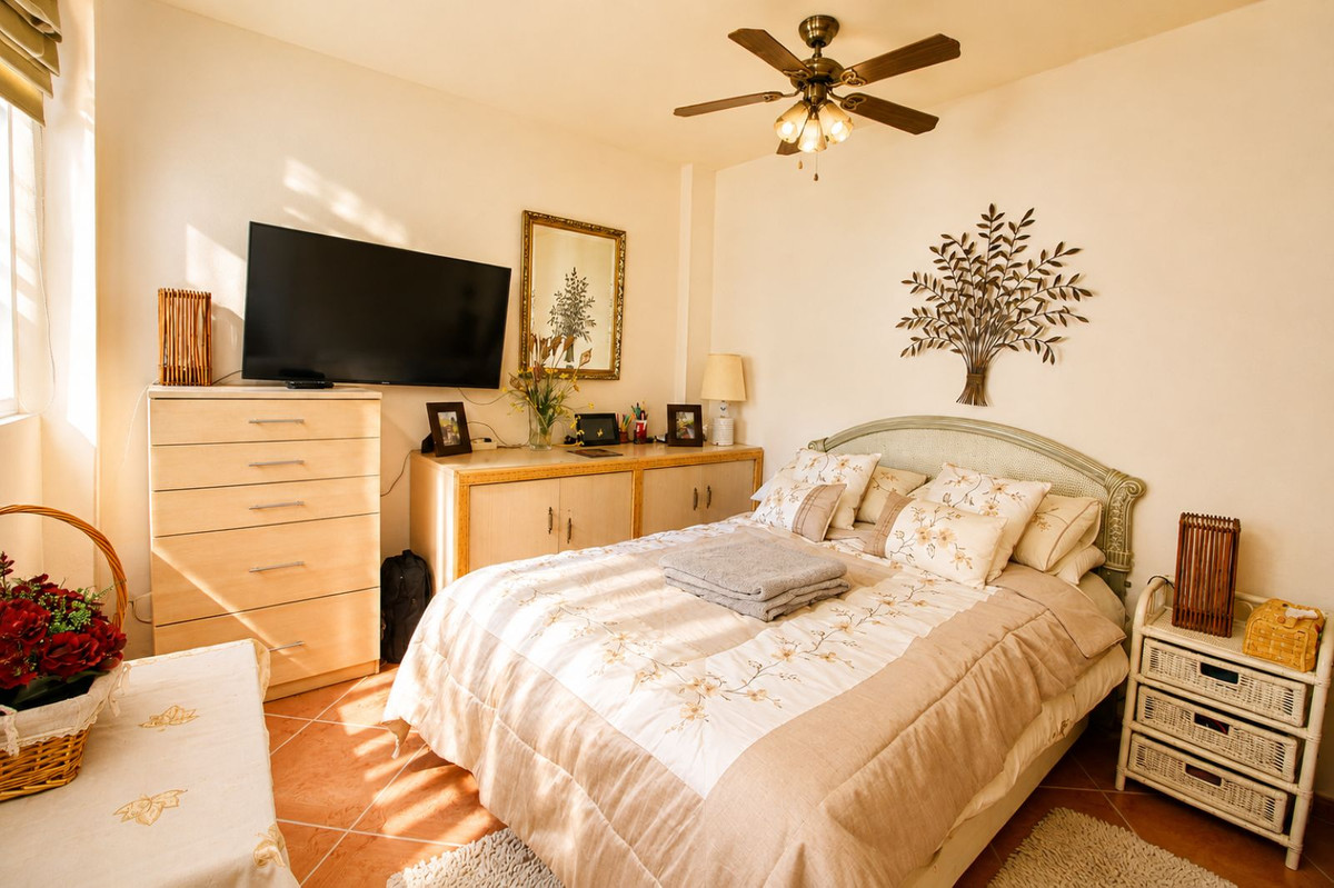 2 Bed Apartment for sale in Nueva Andalucía Costa Del Sol, Málaga, Spain