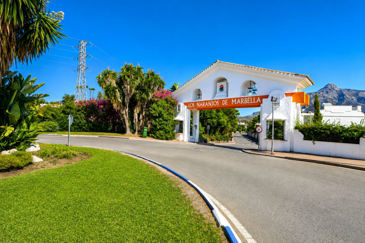 2 Bed Apartment for sale in Nueva Andalucía Costa Del Sol, Málaga, Spain