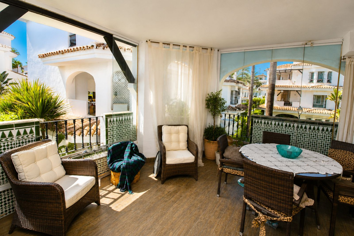 2 Bed Apartment for sale in Nueva Andalucía Costa Del Sol, Málaga, Spain