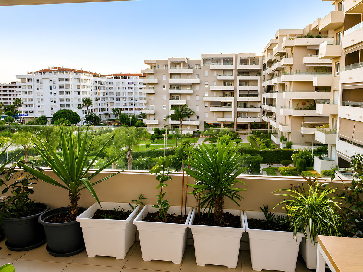 3 Bed Apartment for sale in La Campana Costa Del Sol, Málaga, Spain