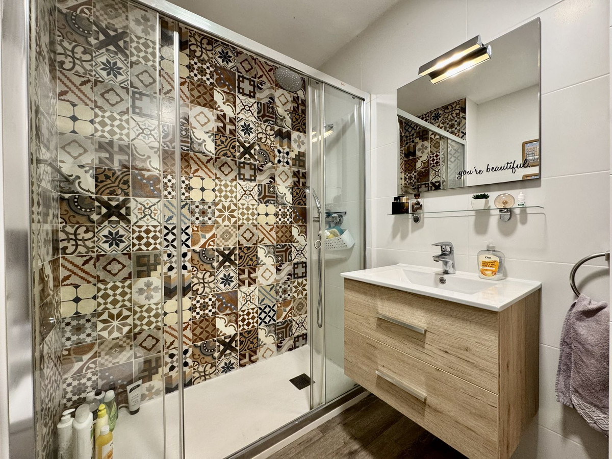 2 Bed Apartment for sale in Los Boliches Costa Del Sol, Málaga, Spain