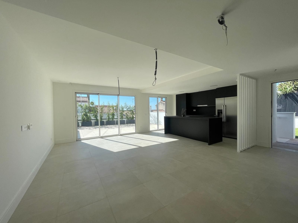 4 Bed Townhouse for sale in Montemar Costa Del Sol, Málaga, Spain
