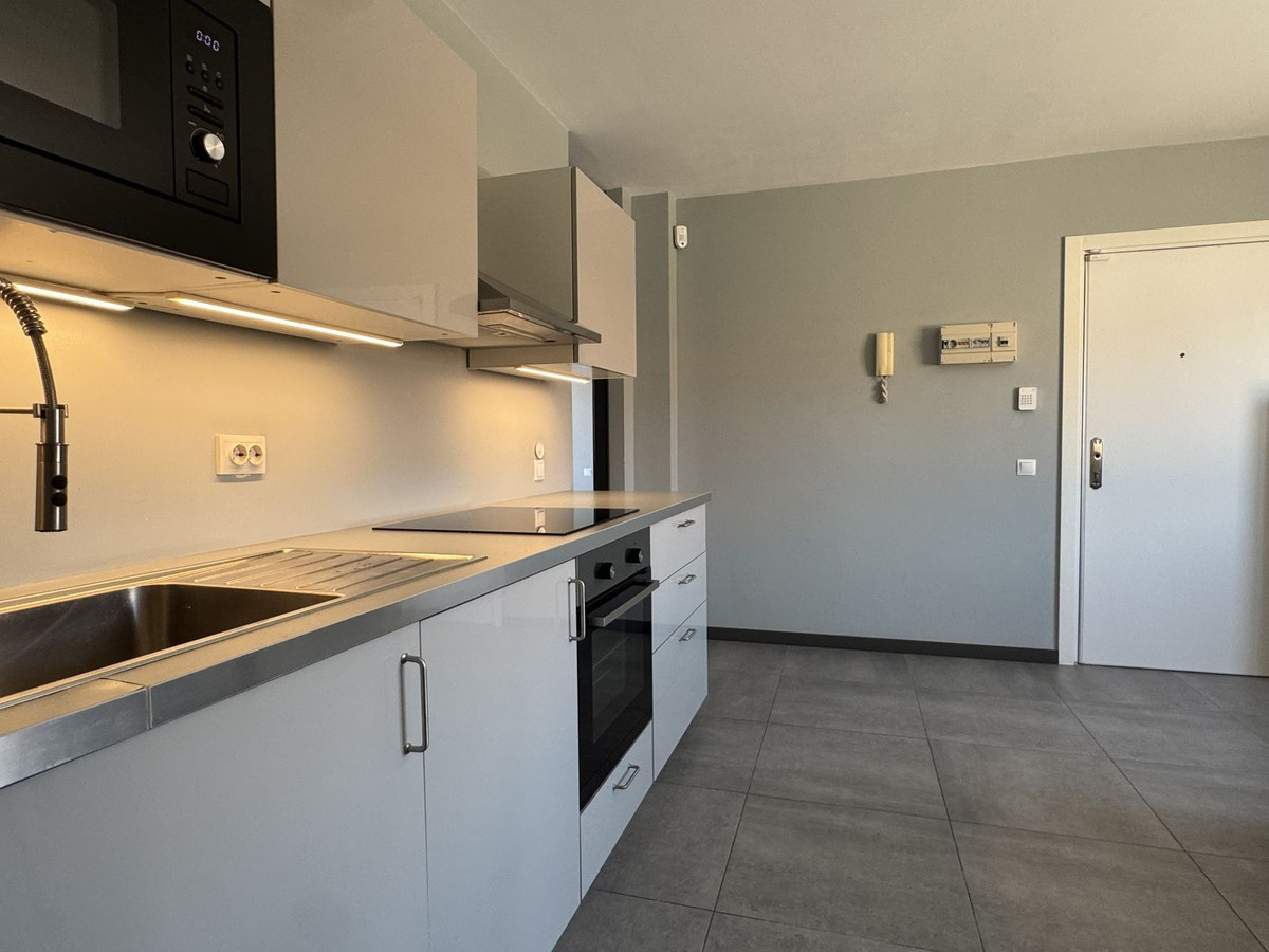 2 Bed Apartment for sale in Fuengirola Costa Del Sol, Málaga, Spain