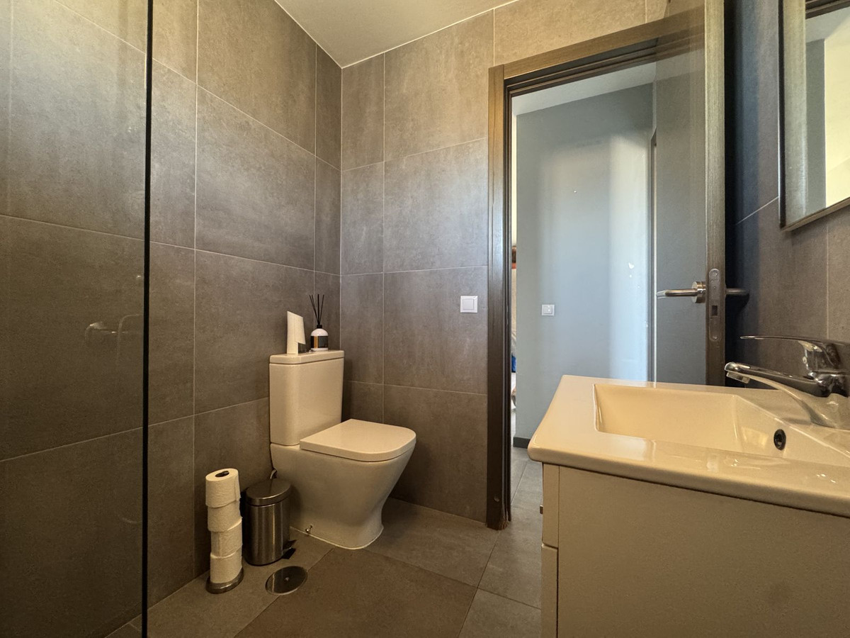 2 Bed Apartment for sale in Fuengirola Costa Del Sol, Málaga, Spain