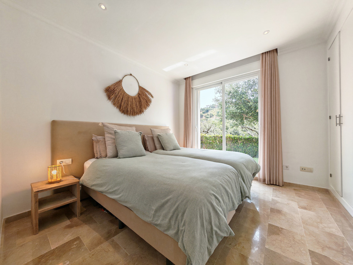 2 Bed Apartment for sale in La Mairena Costa Del Sol, Málaga, Spain