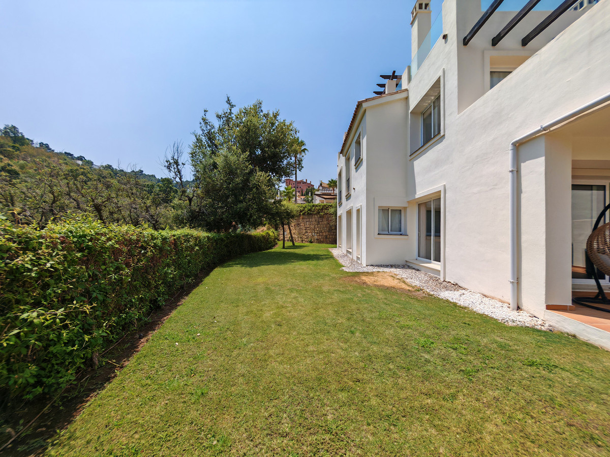 2 Bed Apartment for sale in La Mairena Costa Del Sol, Málaga, Spain