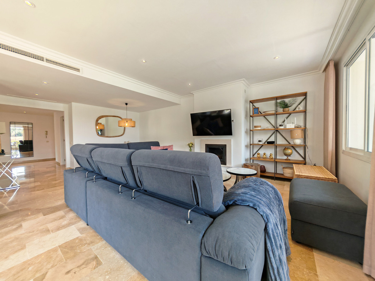 2 Bed Apartment for sale in La Mairena Costa Del Sol, Málaga, Spain