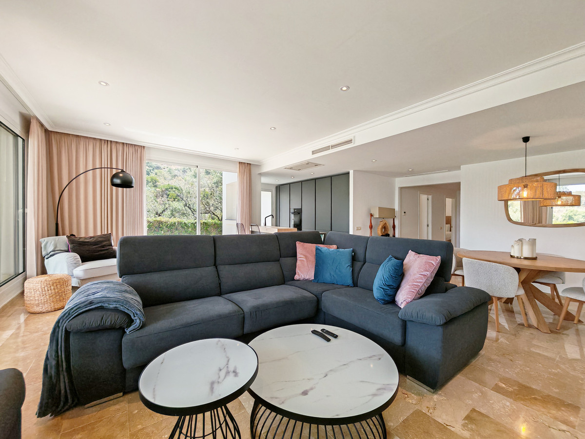 2 Bed Apartment for sale in La Mairena Costa Del Sol, Málaga, Spain