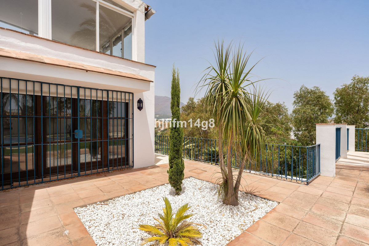 6 Bed Townhouse for sale in Estepona Costa Del Sol, Málaga, Spain