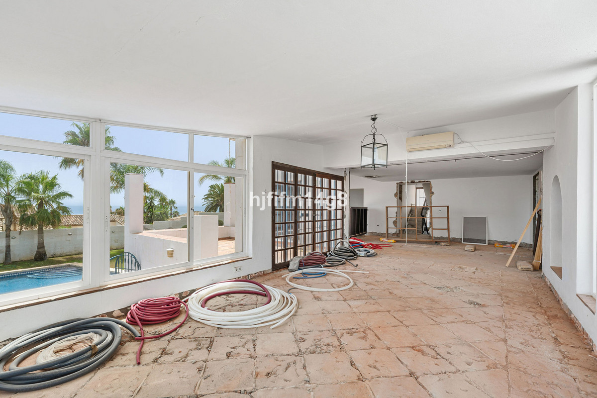 6 Bed Townhouse for sale in Estepona Costa Del Sol, Málaga, Spain