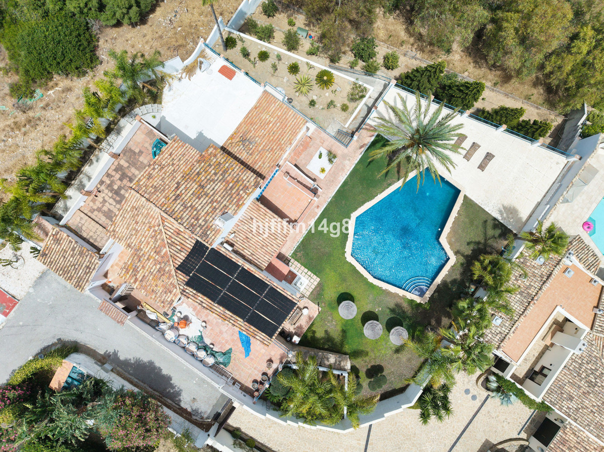 6 Bed Townhouse for sale in Estepona Costa Del Sol, Málaga, Spain