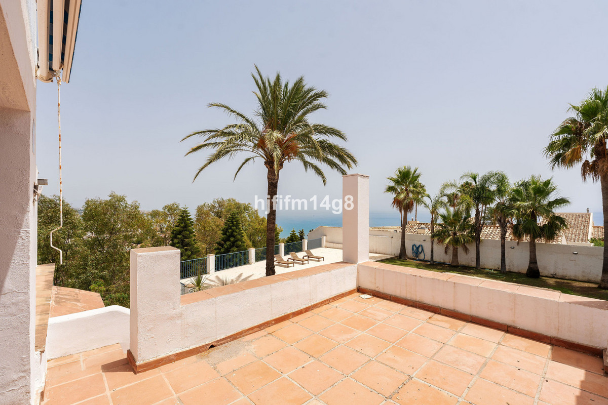 6 Bed Townhouse for sale in Estepona Costa Del Sol, Málaga, Spain