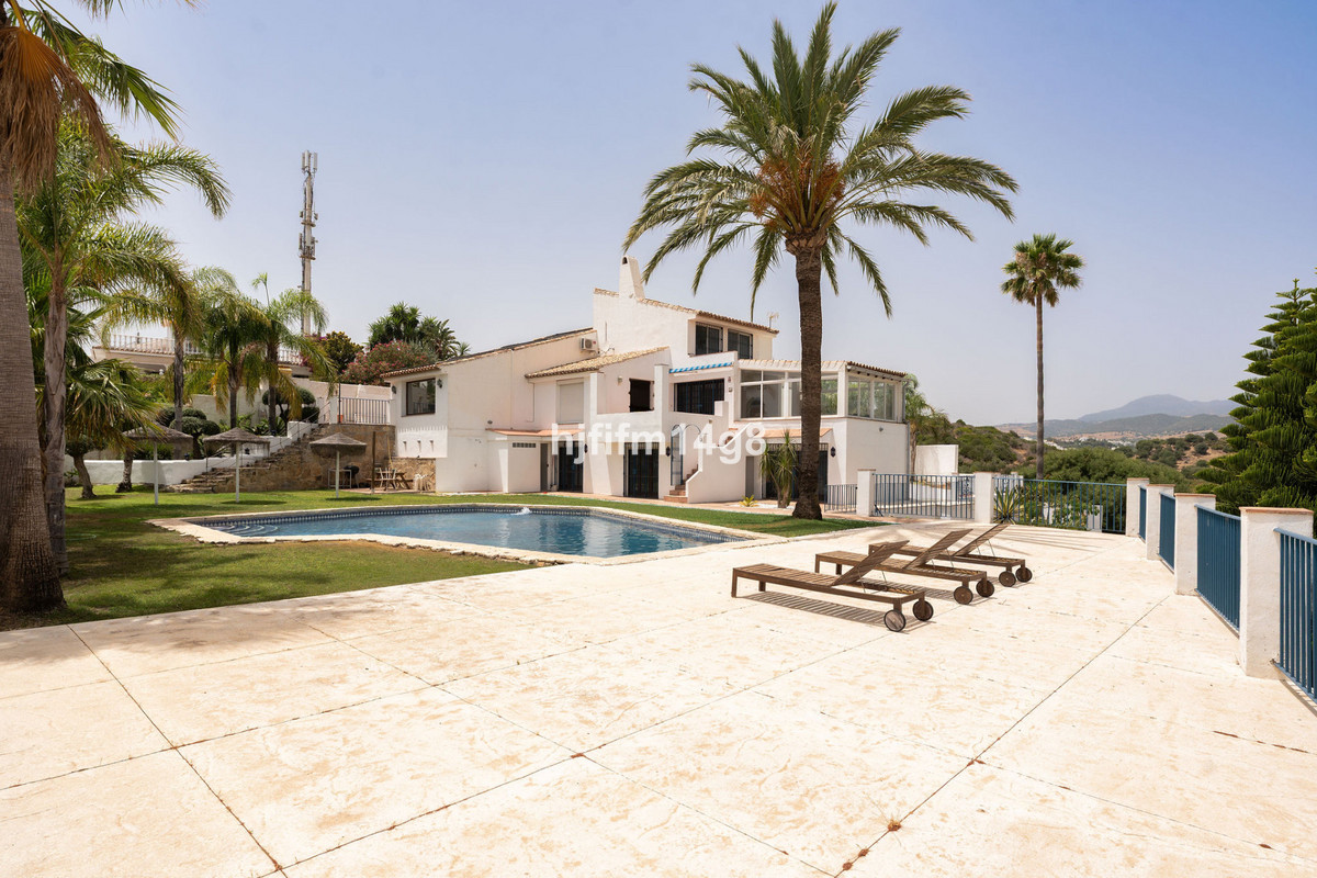6 Bed Townhouse for sale in Estepona Costa Del Sol, Málaga, Spain