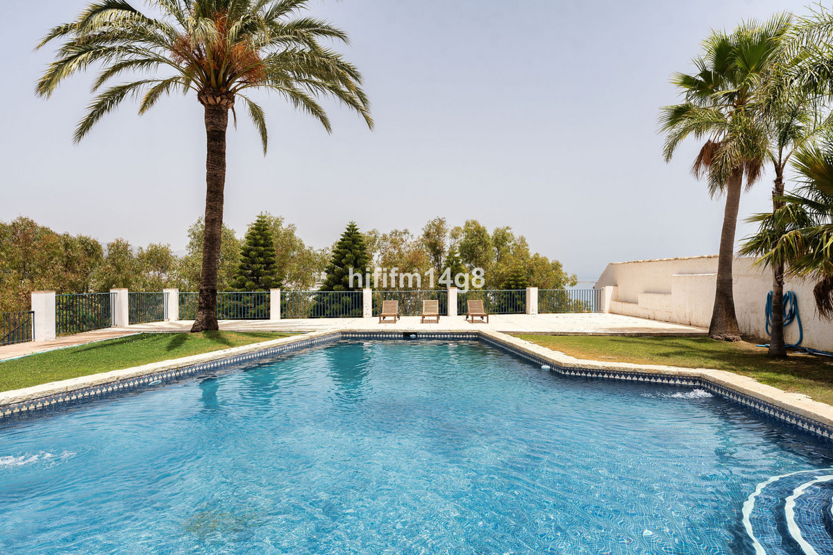 6 Bed Townhouse for sale in Estepona Costa Del Sol, Málaga, Spain