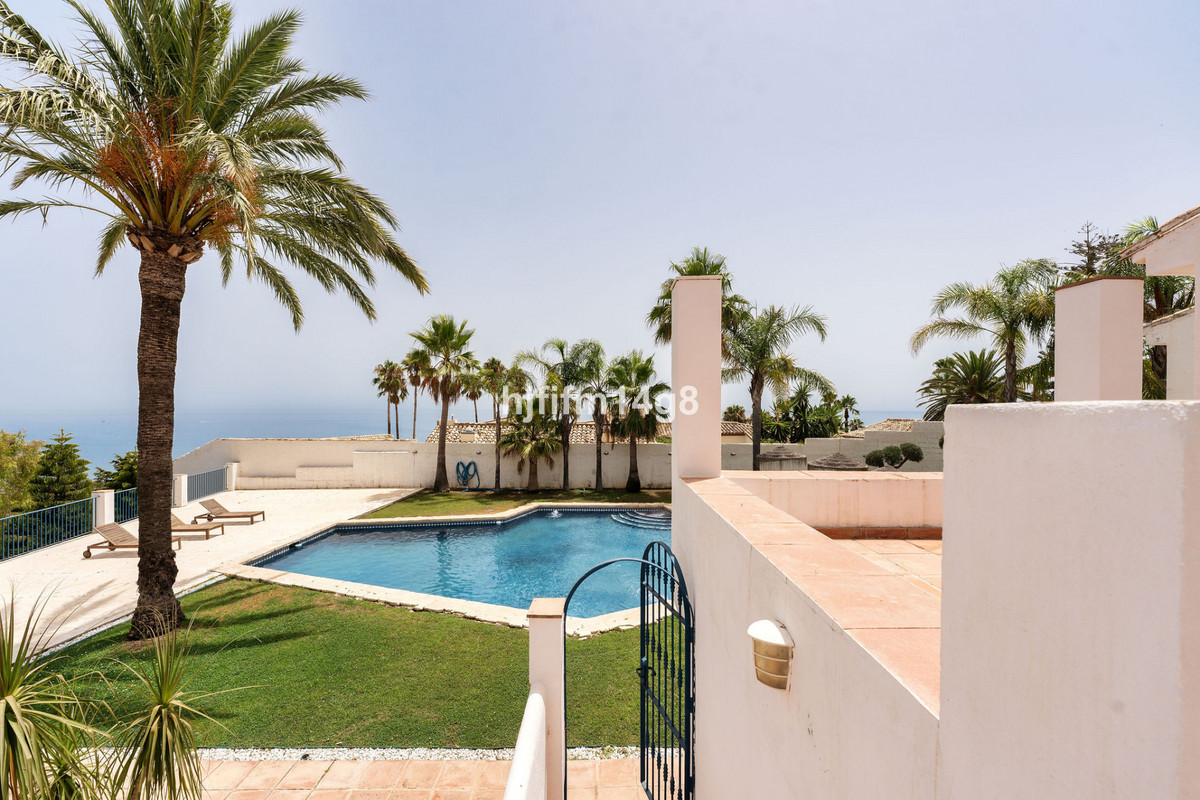 6 Bed Townhouse for sale in Estepona Costa Del Sol, Málaga, Spain