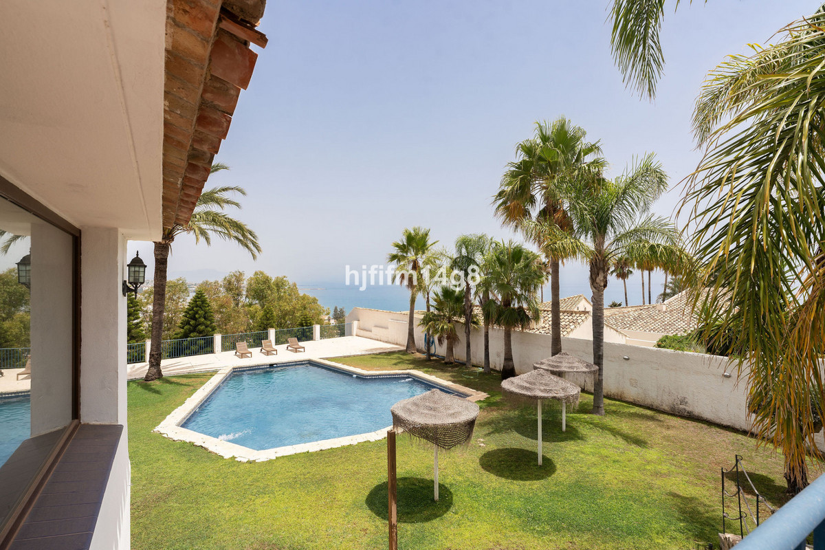 6 Bed Townhouse for sale in Estepona Costa Del Sol, Málaga, Spain