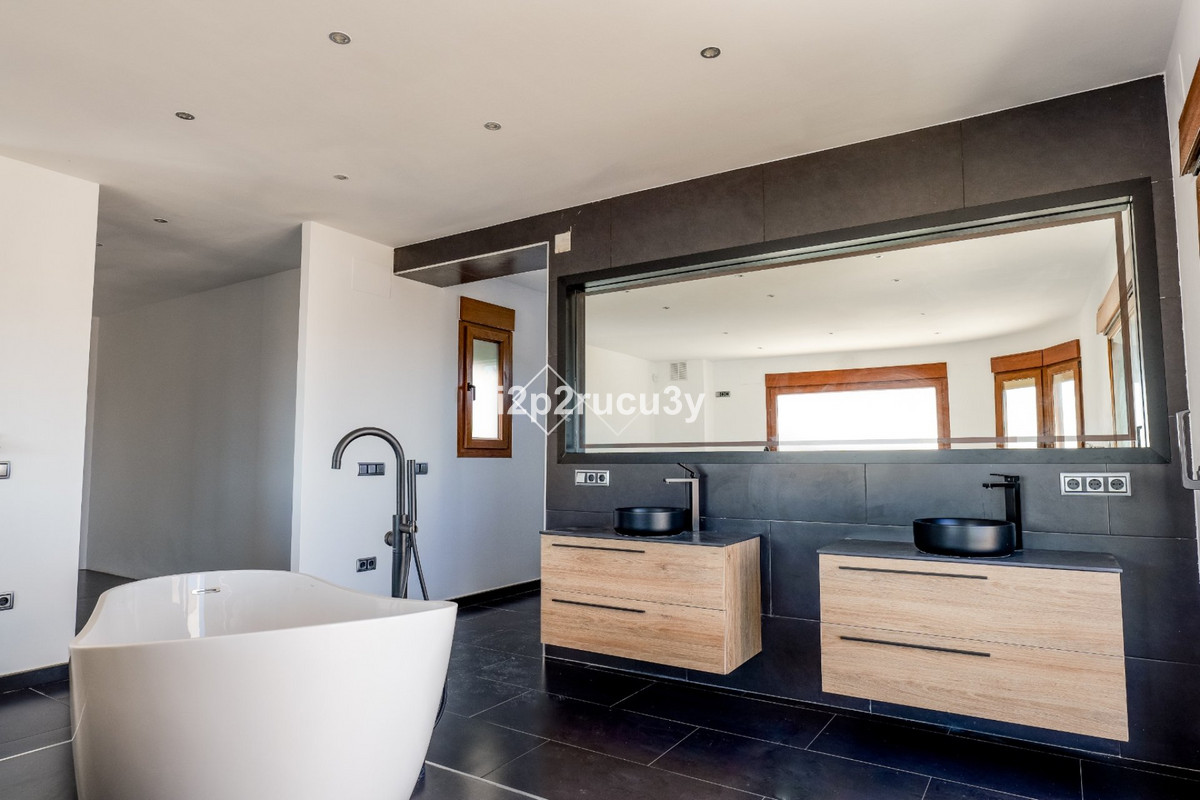 4 Bed Townhouse for sale in Moraira Costa Blanca, Alicante, Spain