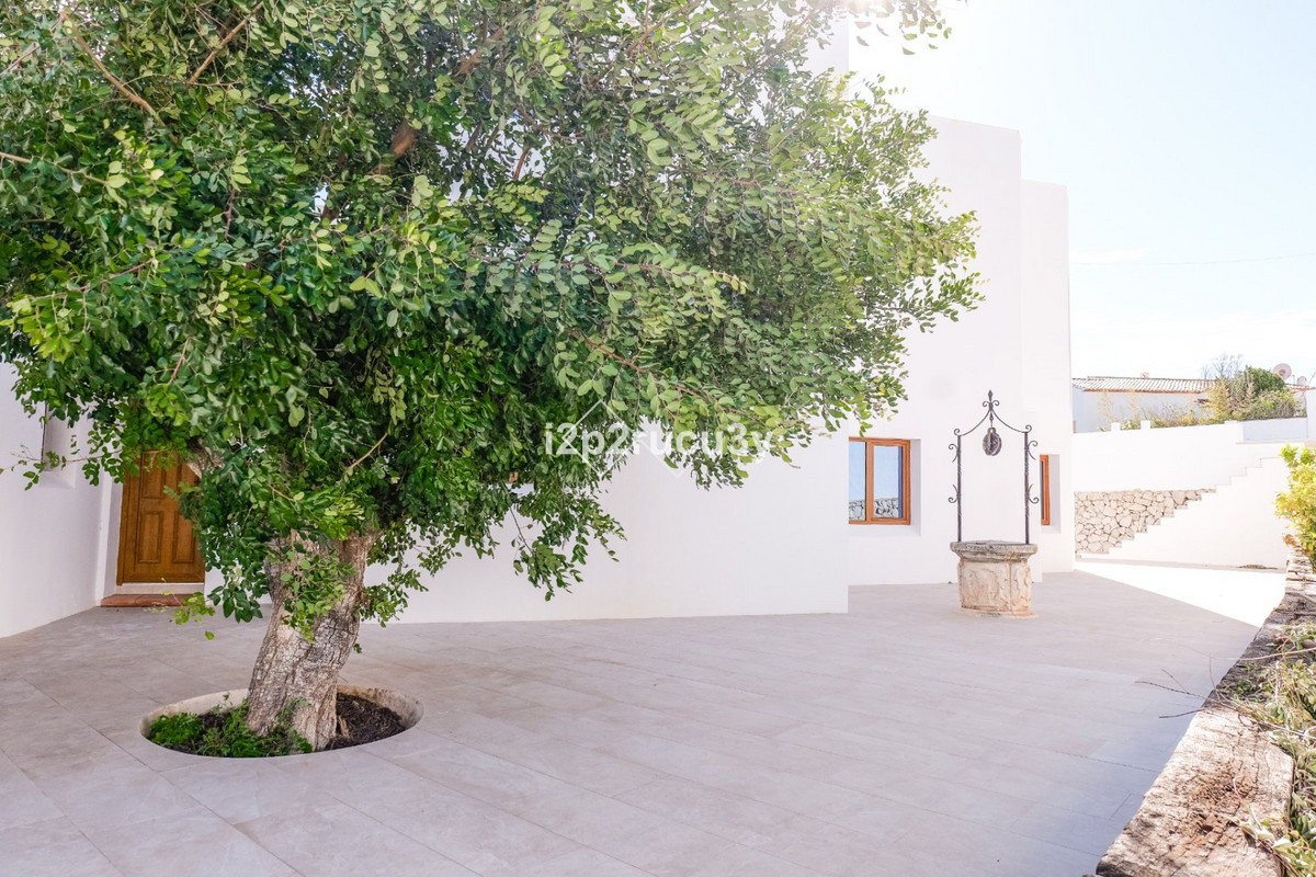 4 Bed Townhouse for sale in Moraira Costa Blanca, Alicante, Spain