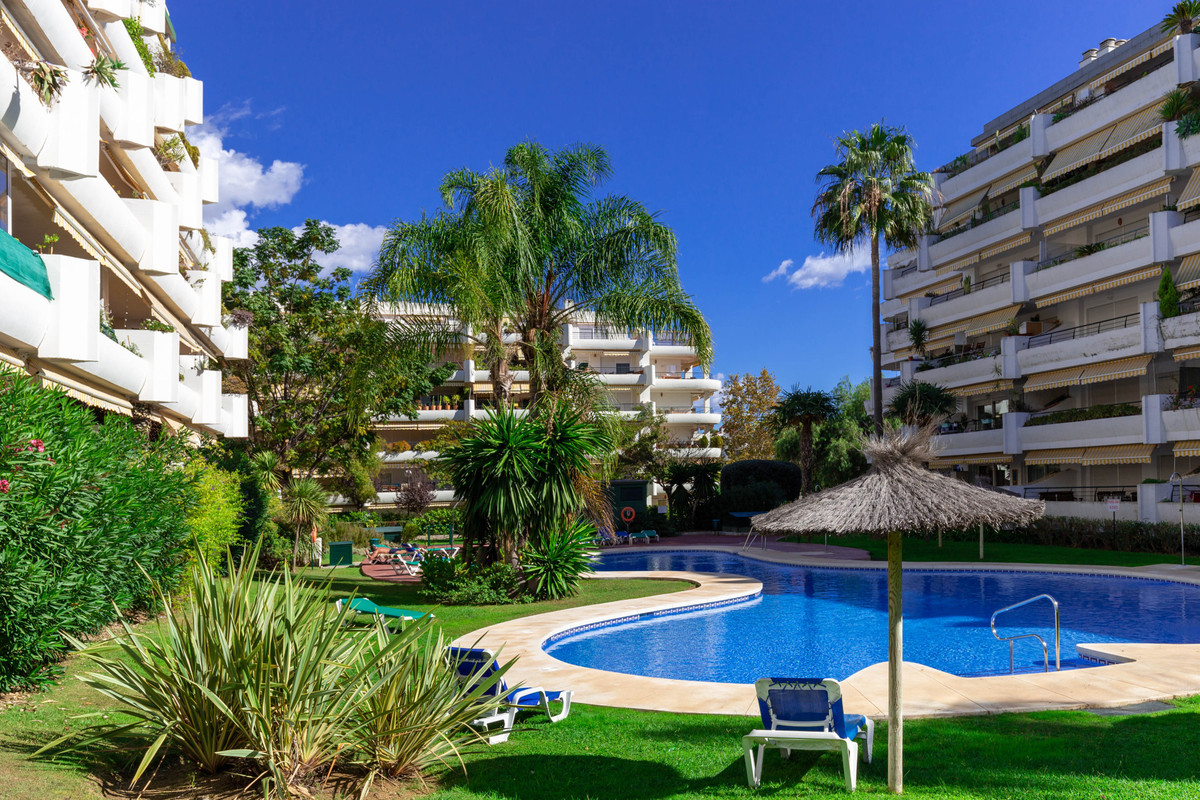 2 Bed Apartment for sale in San Pedro De Alcántara Costa Del Sol, Málaga, Spain