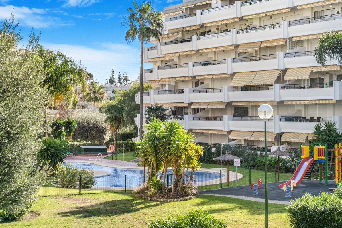 2 Bed Apartment for sale in San Pedro De Alcántara Costa Del Sol, Málaga, Spain