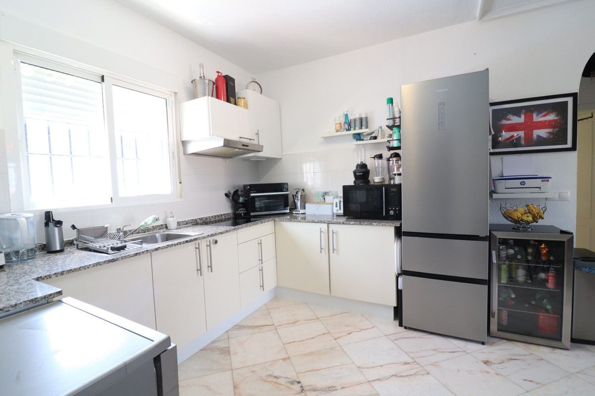 2 Bed Townhouse for sale in Villamartin Costa Blanca, Alicante, Spain