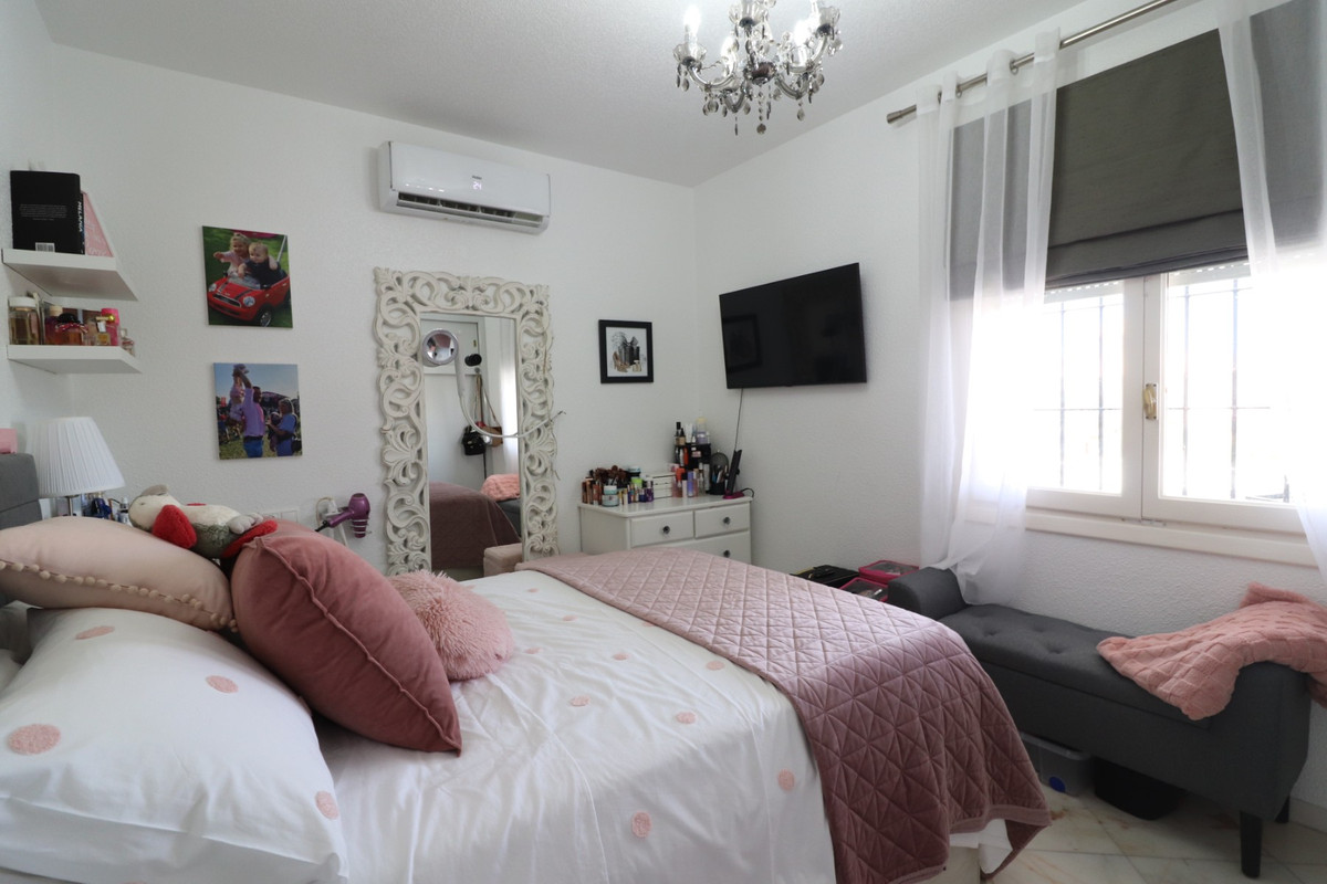 2 Bed Townhouse for sale in Villamartin Costa Blanca, Alicante, Spain