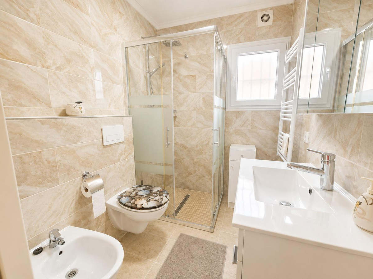 Se vende Villa - Chalet de 3 dormitorios en Costa Blanca, Alicante, España