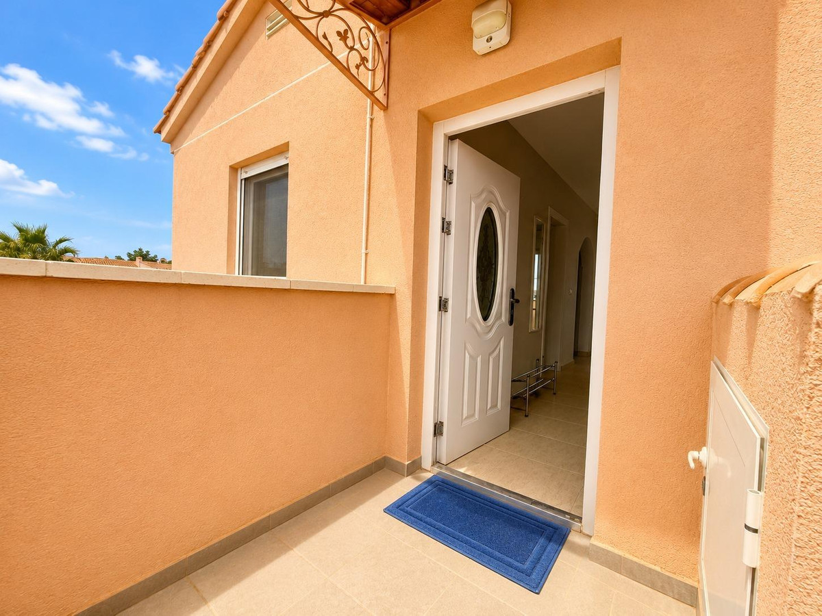 Se vende Villa - Chalet de 3 dormitorios en Costa Blanca, Alicante, España