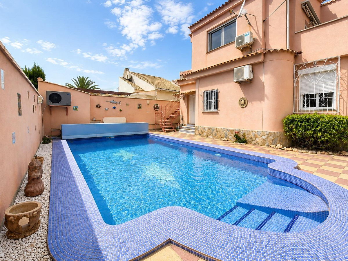 Se vende Villa - Chalet de 3 dormitorios en Costa Blanca, Alicante, España