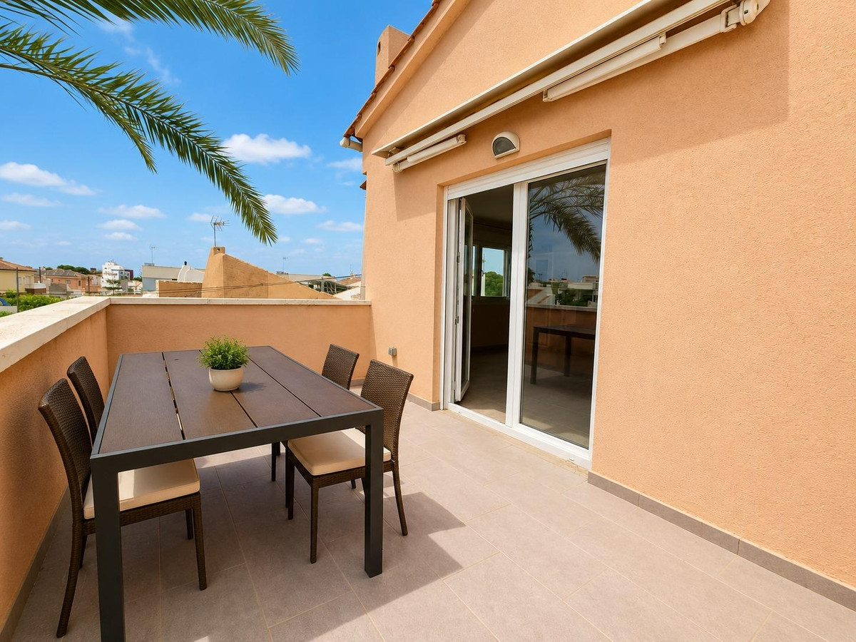 Se vende Villa - Chalet de 3 dormitorios en Costa Blanca, Alicante, España